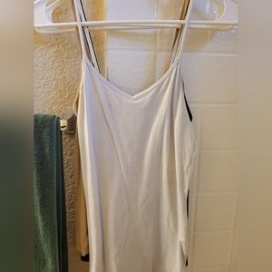 Set of 3 neutral tanks